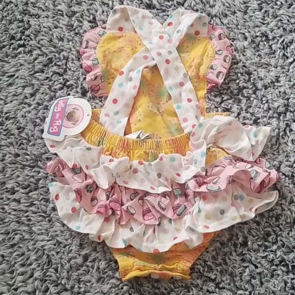 NWT Jelly & The Pug Yellow Multi Colorful Macaroon Printed Ruffle Summer Romper - Picture 3 of 6